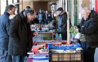 Mercado Dominical de Coleccionismo